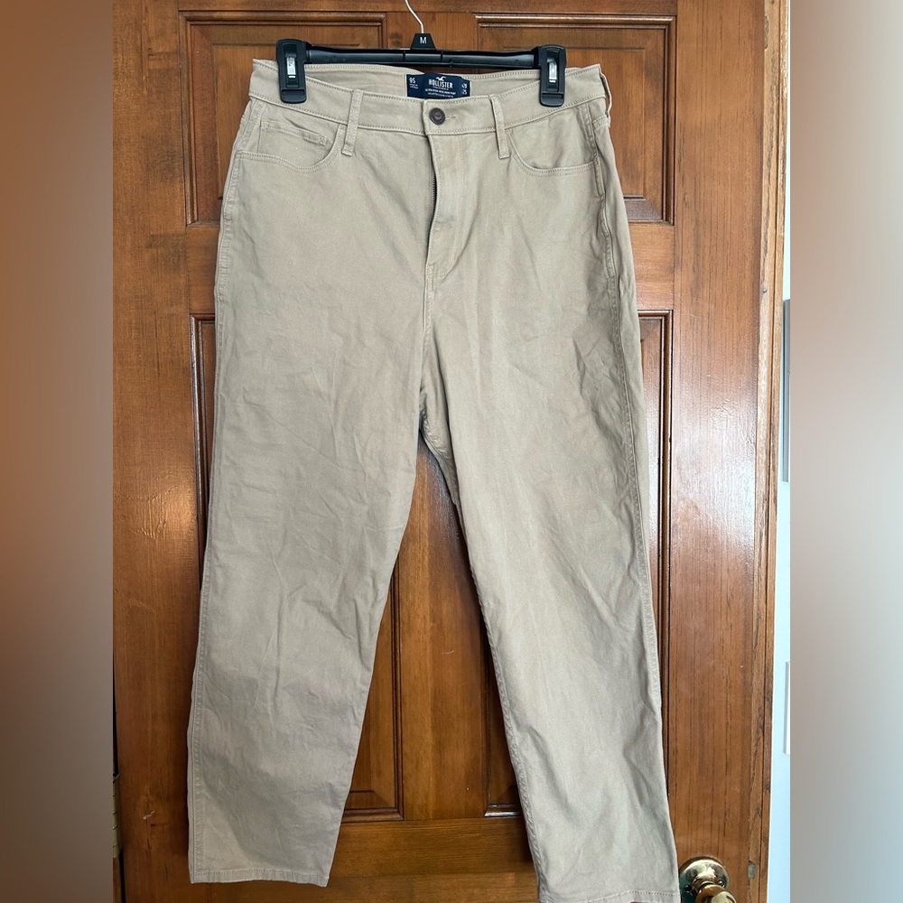 🎀Size 29 Hollister Tan Ultra High Rise Mom Pants